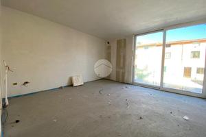 VILLA A SCHIERA A LONATO DEL GARDA