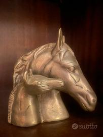 Scultura vintage in ottone cavalla con puledro