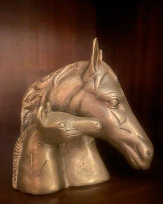 Scultura vintage in ottone cavalla con puledro