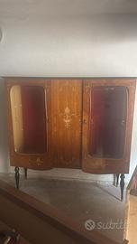 Cristalliera e sedie