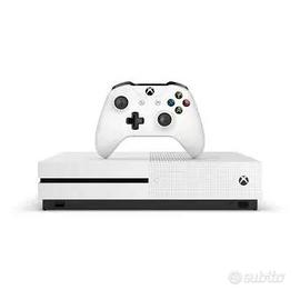Xbox one S - un gioco e un joystick