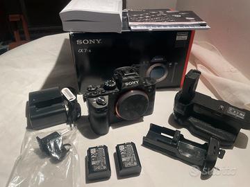 Sony a7s ii batterygrip e 2 batterie originali