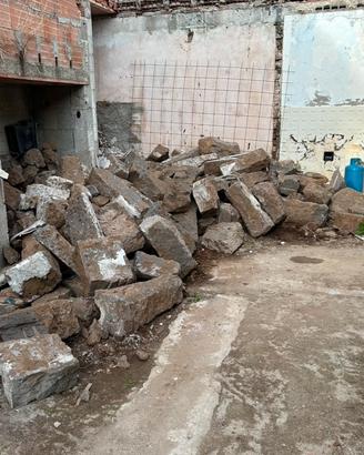 Pietre di basalto varie misure - 5mt cubi totali