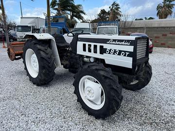Trattore agricolo 4x4