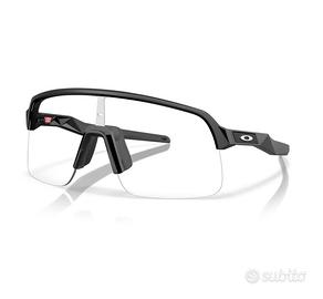 Oakley sutro lite