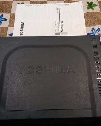 Videoregistratore VHS Toshiba V-705W + accessori 