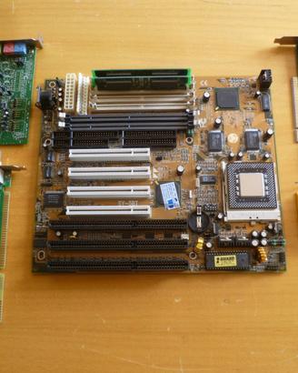 Scheda madre SOYO SY-5BT Socket 7 funzionante