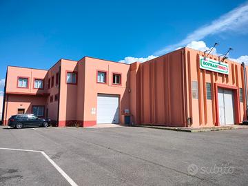 Capannone 1400 mq in posizione strategica