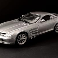 Mercedes Benz SLR McLaren scala 1:18