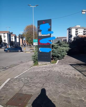 totem pubblicità 