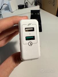 Caricabatterie rapido Spigen doppia porta USB