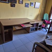 Scrivania, postazione pc
