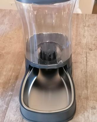 Dispenser di acqua per cani e gatti 