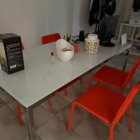 tavolo con base vetro Ikea