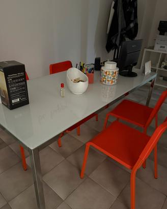 tavolo con base vetro Ikea