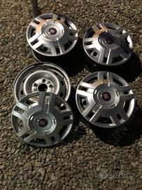 Cerchi con borchie 15”