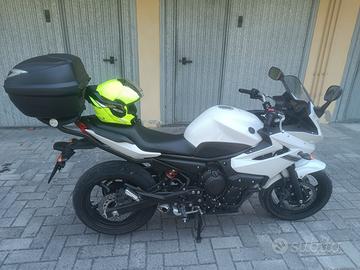 Moto Yamaha 600
