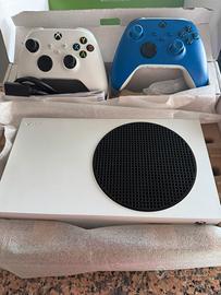 Xbox Series S 512GB + 2 controller e batterie