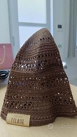 cappellino donna di Alviero martini 1 classe