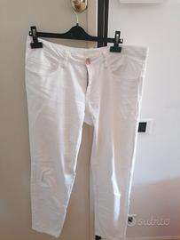 Pantaloni. 