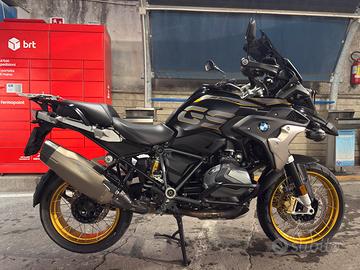 BMW R 1250 GS Tris Valigie e Akrapovic