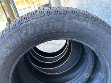 Gomme alpin per jeep renegade pari al nuovo pochi