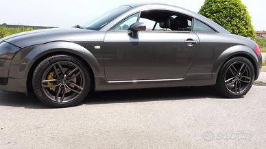 AUDI Coupe TT