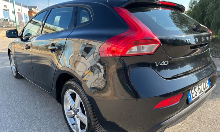 Volvo V40 D3 Kinetic 1.6 DIESEL 2013 - NAVI, MANUA