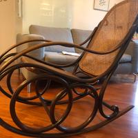 Sedia a dondolo Thonet originale
