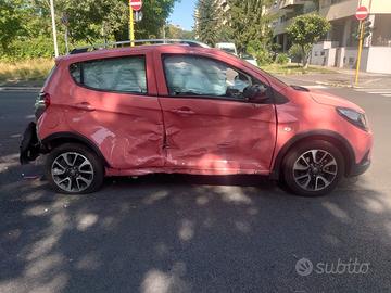 Opel Karl rocks 1.0 gpl incidentata 