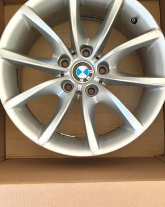 Set di 4 cerchi originali BMW da 17”
