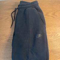 pantaloni nike-tech