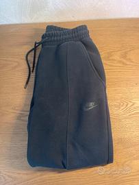 pantaloni nike-tech
