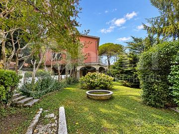Villa o villino Marino [890 VILLA VIA LAGHIVRG] (M