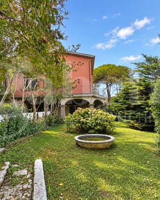 Villa o villino Marino [890 VILLA VIA LAGHIVRG] (M