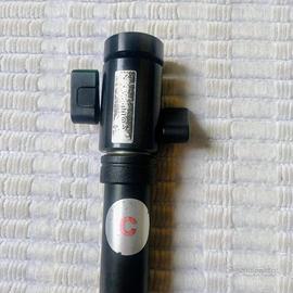 Monopiede per fotocamera con attacco tyesta regola