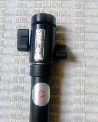 Monopiede per fotocamera con attacco tyesta regola