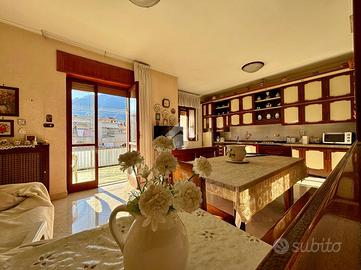 4 LOCALI A CASTELLAMMARE DI STABIA