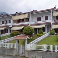 Villa a schiera con giardino