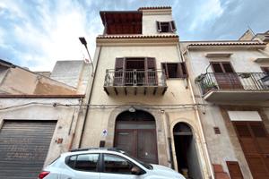 Casa indipendente a Partinico, Via Di Benedetto