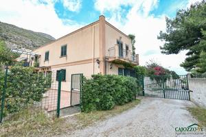 Tibullo-Sferracavallo Trilocale Arredato 100 mq.