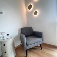 Poltrona Design Minimal – Eleganza e Comfort