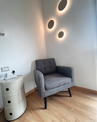 Poltrona Design Minimal – Eleganza e Comfort