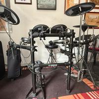 BATTERIA ELETTRONICA YAMAHA DTX 700K