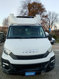Iveco Daily frigo gancio traino