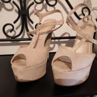 Décolleté beige