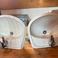 Coppia lavandini bagno con colonna e rubinetti