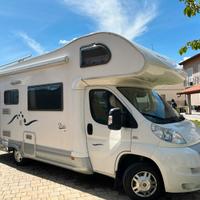 Camper 7 posti dormire, 6 omologati in marcia