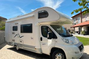 Camper 7 posti dormire, 6 omologati in marcia