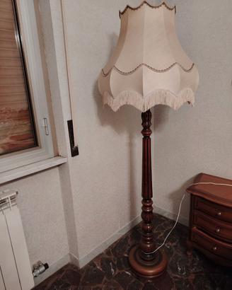 Lampade con piantana
